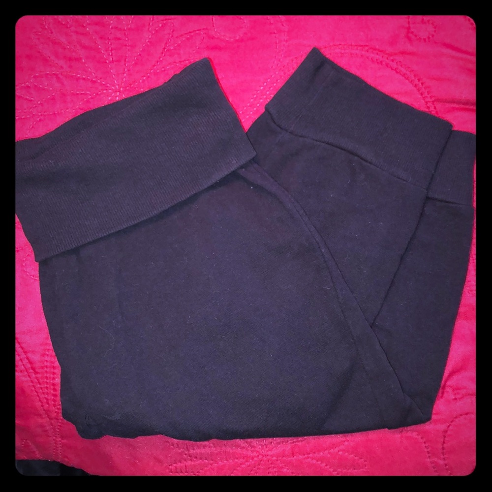 Fabletics Black Capri Sweatpant w/ WideBand Waist